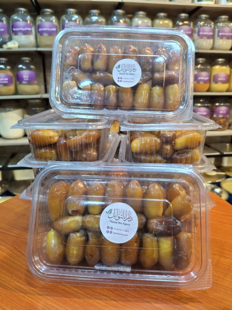 تمر أوتقبالة